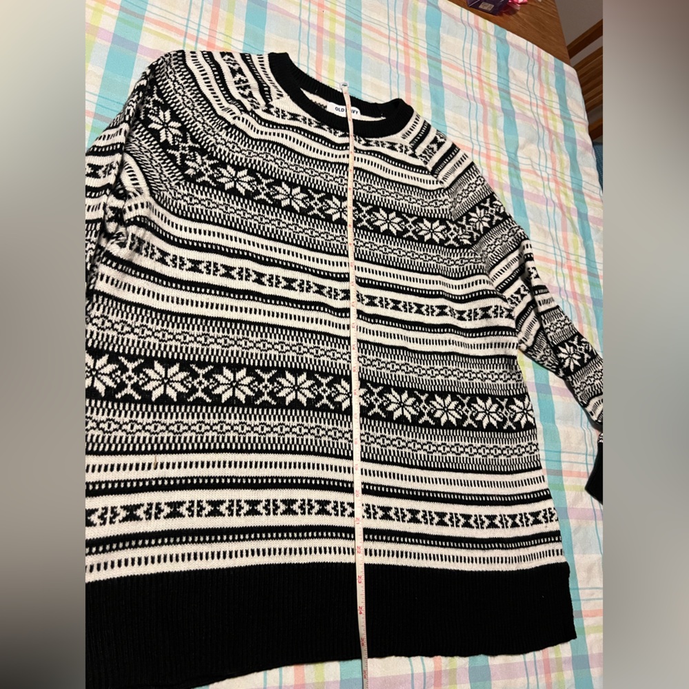 Pattern sweater with split side - Picture 5 of 6